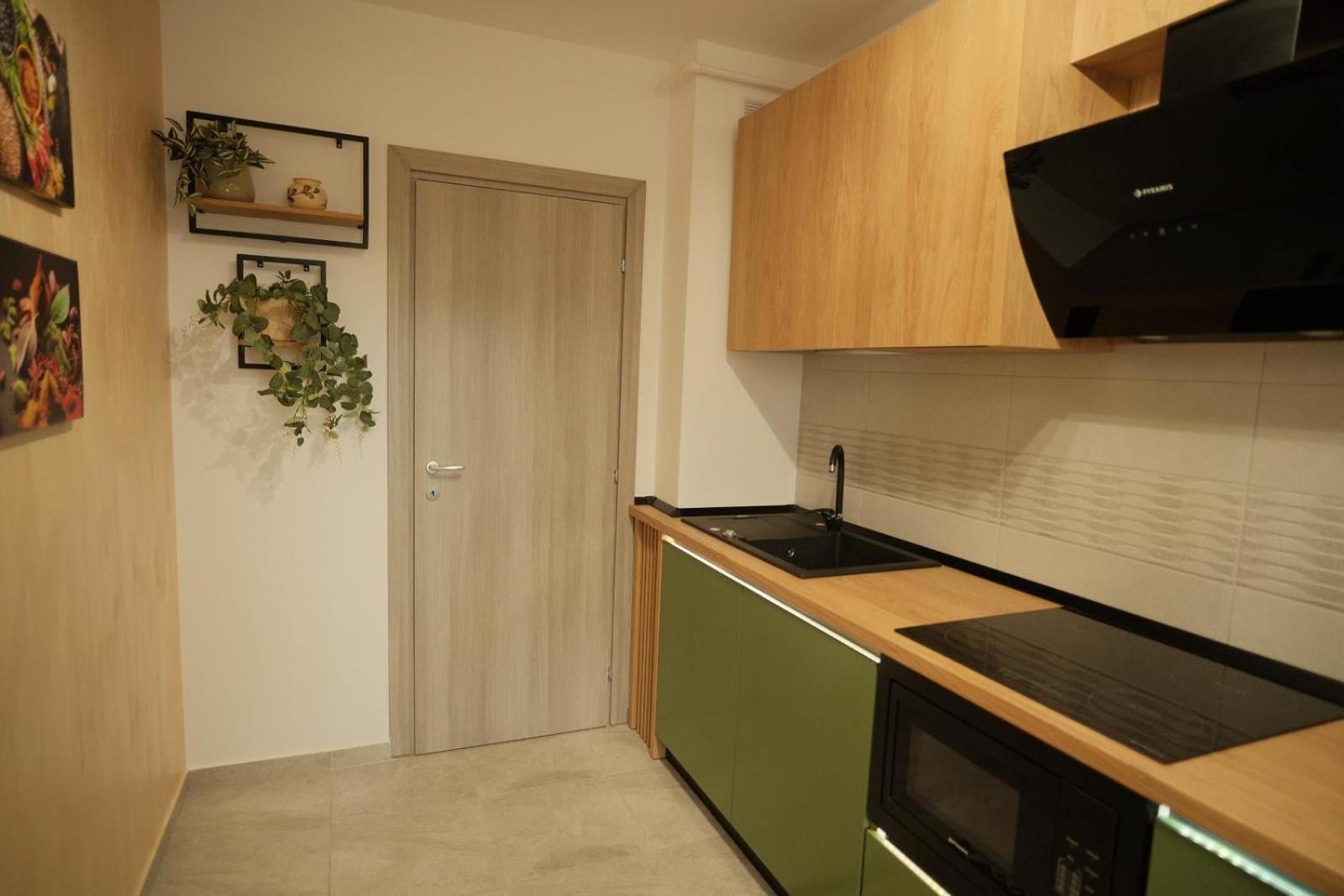 Green Studio Târgu Neamț Esterno foto